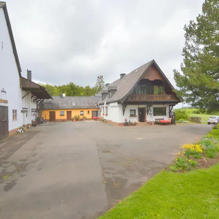 Attractive Holiday In Near Lake And Town Center